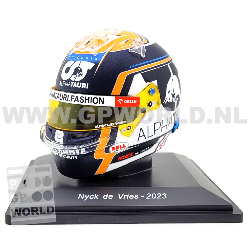 2023 helmet Nyck de Vries