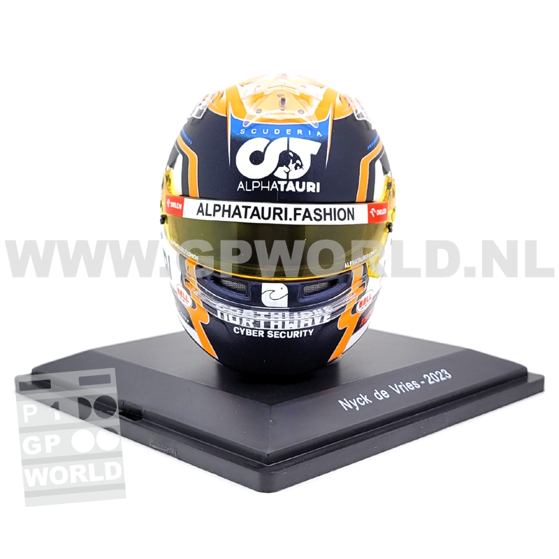 2023 helmet Nyck de Vries