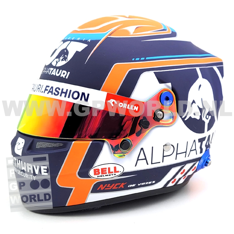 2023 helmet Nyck de Vries
