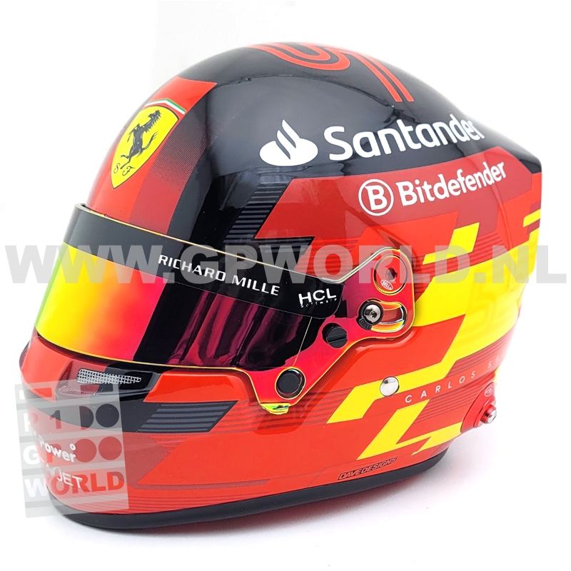 2024 helmet Carlos Sainz