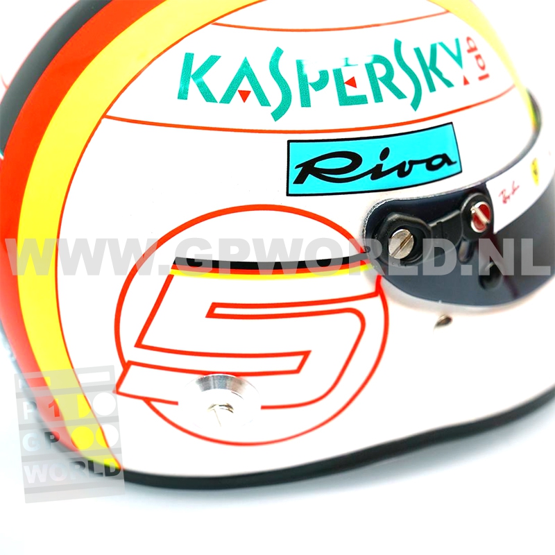 2019 helm Sebastian Vettel