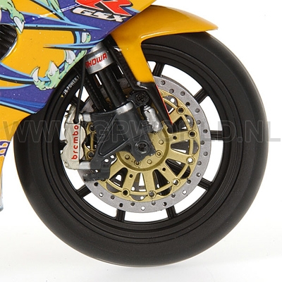 2005 Troy Corser #11