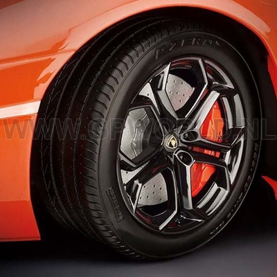 Lamborghini Aventador LP 700-4 